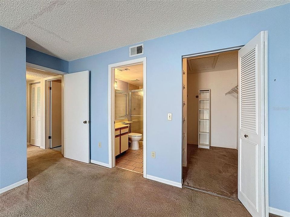 待售: $119,000 (2 贝兹, 2 浴室, 1035 平方英尺)