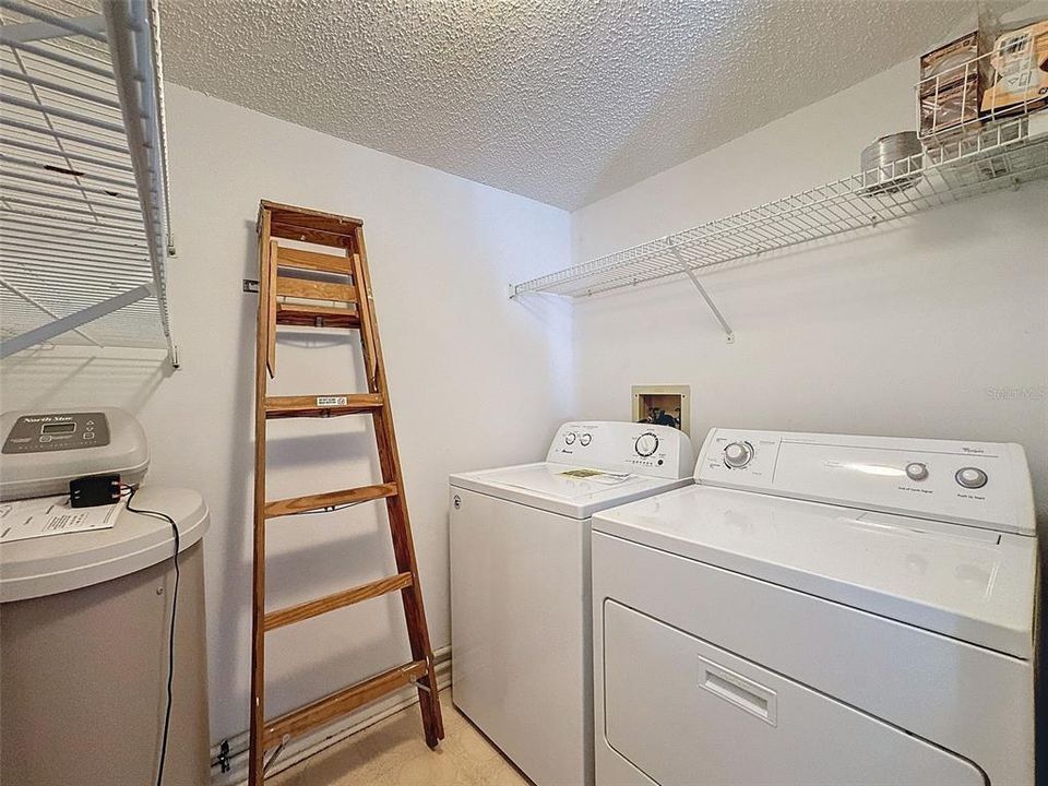 待售: $119,000 (2 贝兹, 2 浴室, 1035 平方英尺)