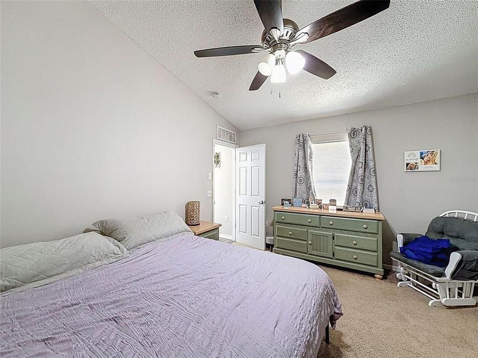 En Venta: $295,000 (3 camas, 2 baños, 1655 Pies cuadrados)