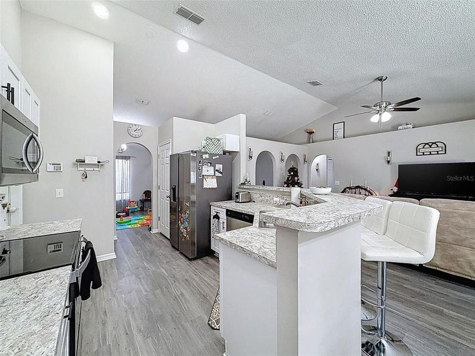 En Venta: $295,000 (3 camas, 2 baños, 1655 Pies cuadrados)