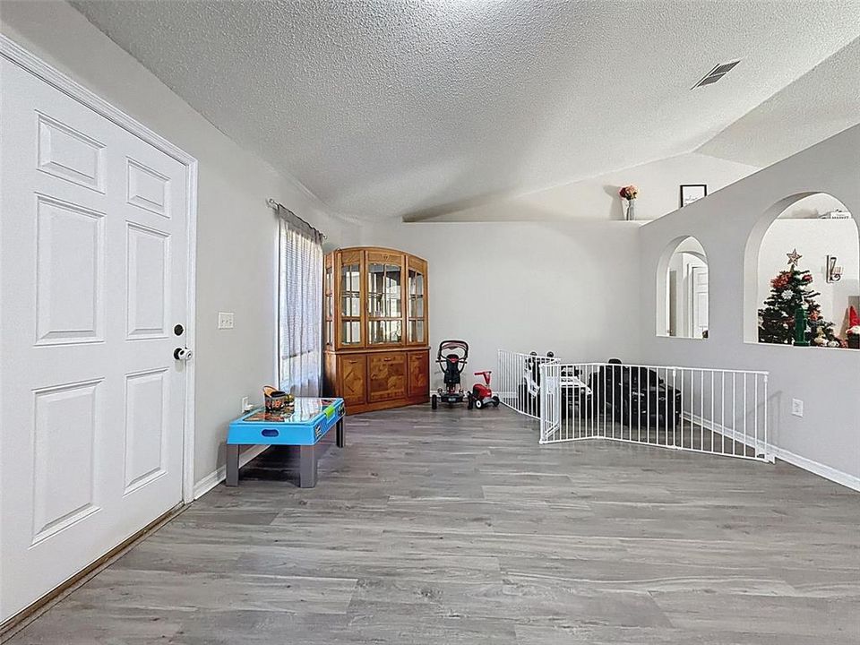 En Venta: $295,000 (3 camas, 2 baños, 1655 Pies cuadrados)