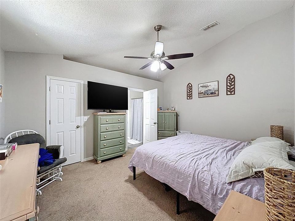 En Venta: $295,000 (3 camas, 2 baños, 1655 Pies cuadrados)