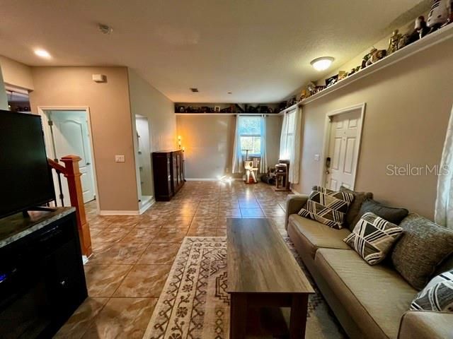 待售: $415,000 (3 贝兹, 2 浴室, 1741 平方英尺)