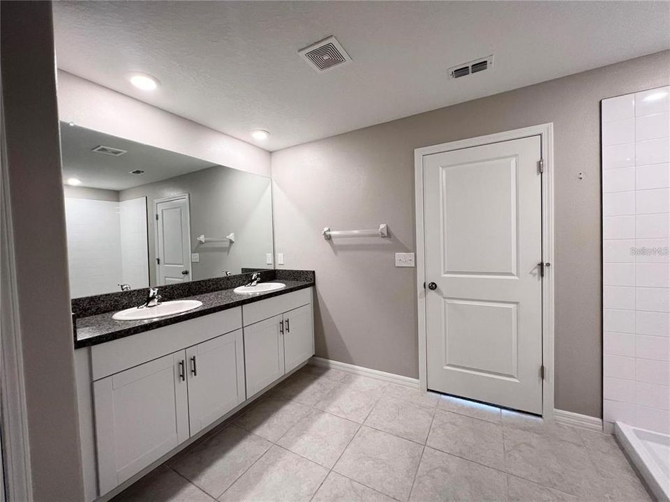 待售: $335,999 (4 贝兹, 2 浴室, 1935 平方英尺)