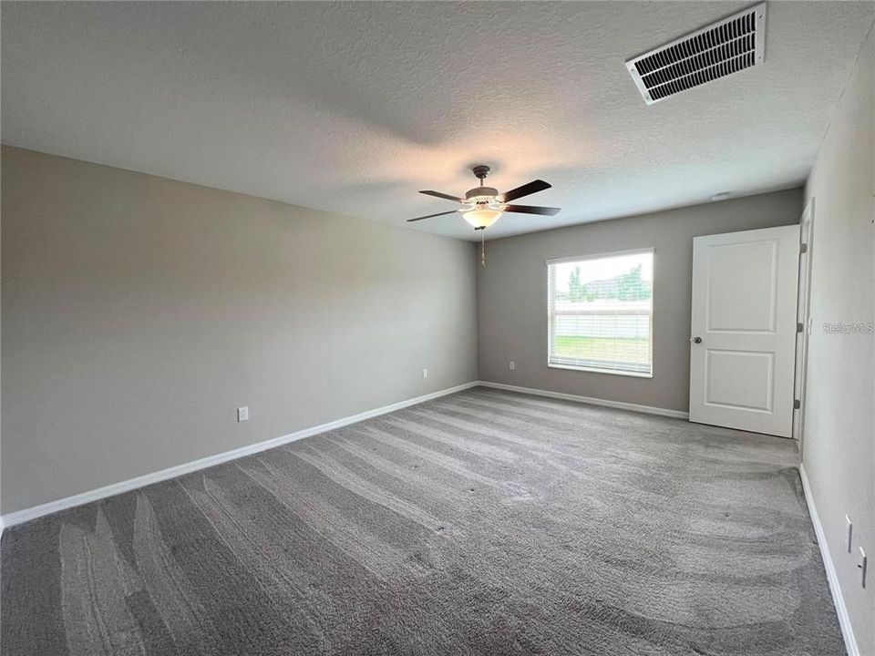 待售: $335,999 (4 贝兹, 2 浴室, 1935 平方英尺)