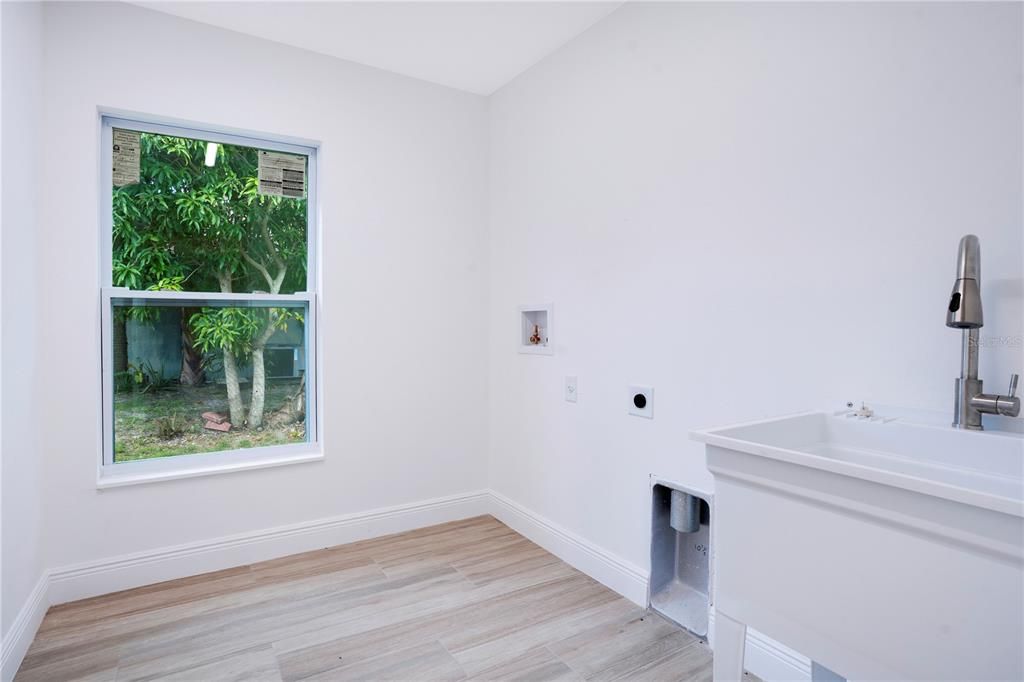 For Sale: $375,000 (4 beds, 2 baths, 1996 Square Feet)