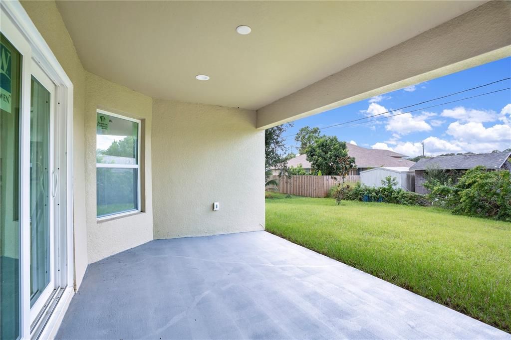 For Sale: $375,000 (4 beds, 2 baths, 1996 Square Feet)