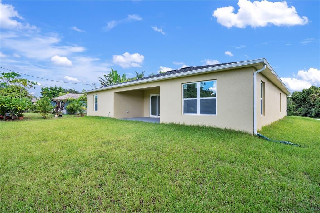For Sale: $375,000 (4 beds, 2 baths, 1996 Square Feet)