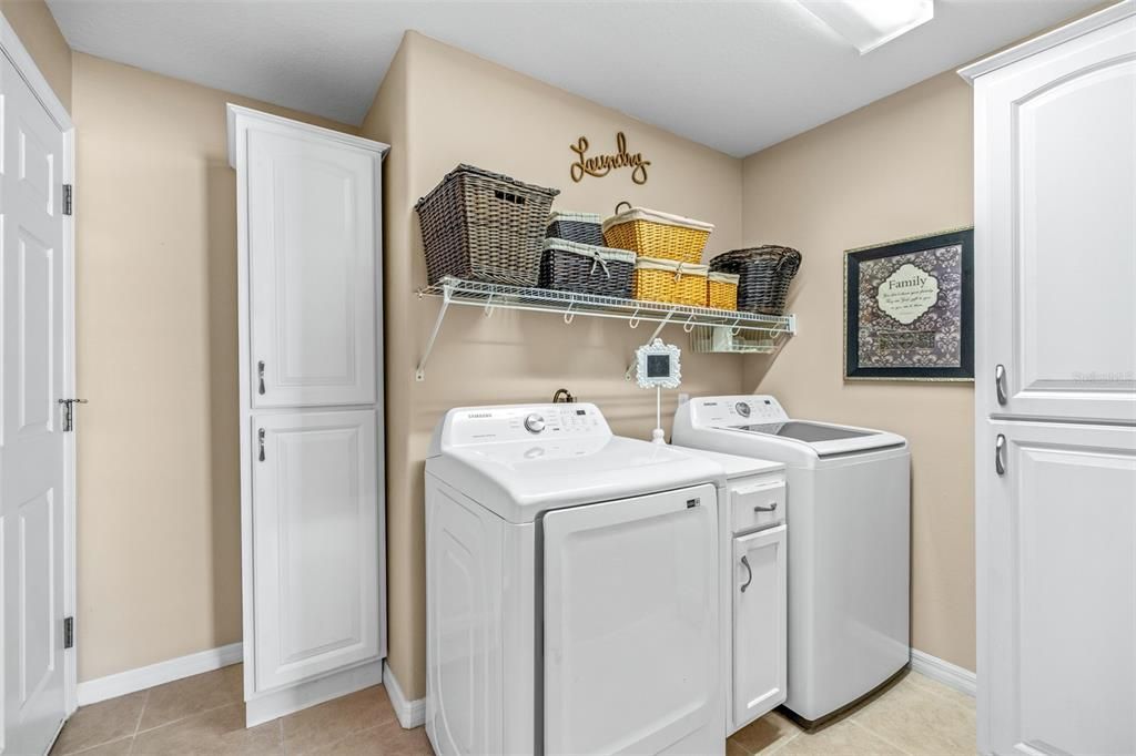 Active With Contract: $279,900 (3 beds, 2 baths, 1622 Square Feet)