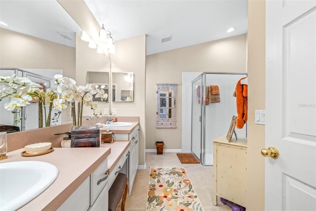 Active With Contract: $279,900 (3 beds, 2 baths, 1622 Square Feet)