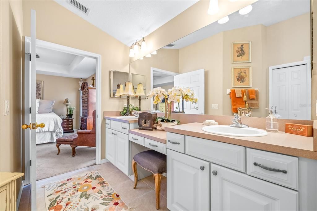 Active With Contract: $279,900 (3 beds, 2 baths, 1622 Square Feet)