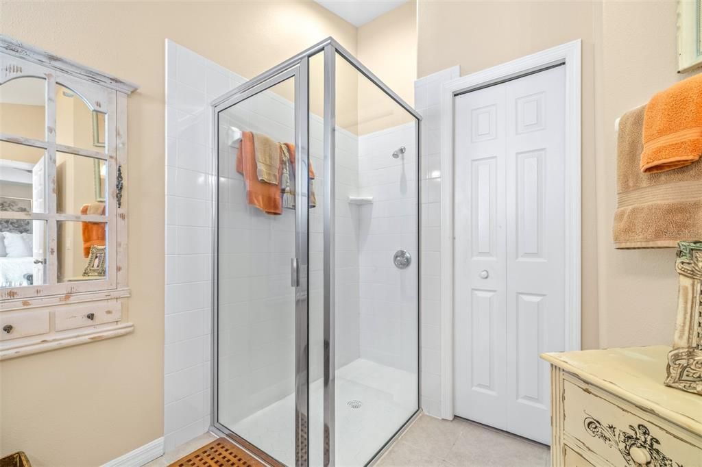 Active With Contract: $279,900 (3 beds, 2 baths, 1622 Square Feet)