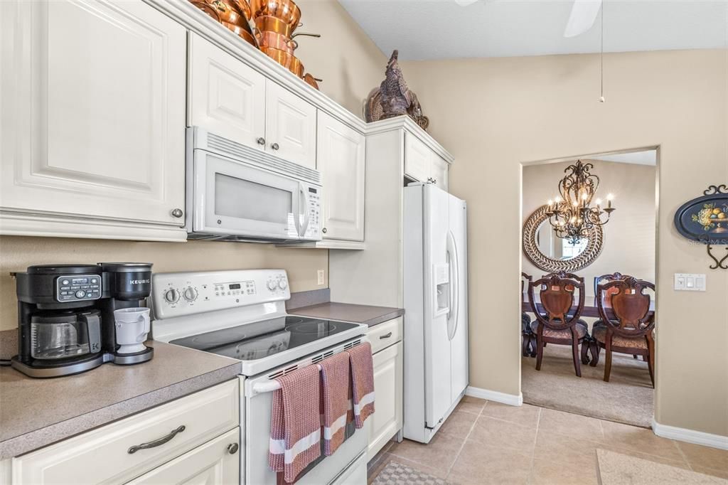 Active With Contract: $279,900 (3 beds, 2 baths, 1622 Square Feet)