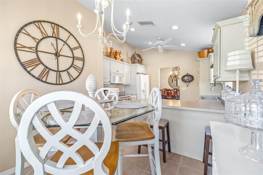 Active With Contract: $279,900 (3 beds, 2 baths, 1622 Square Feet)