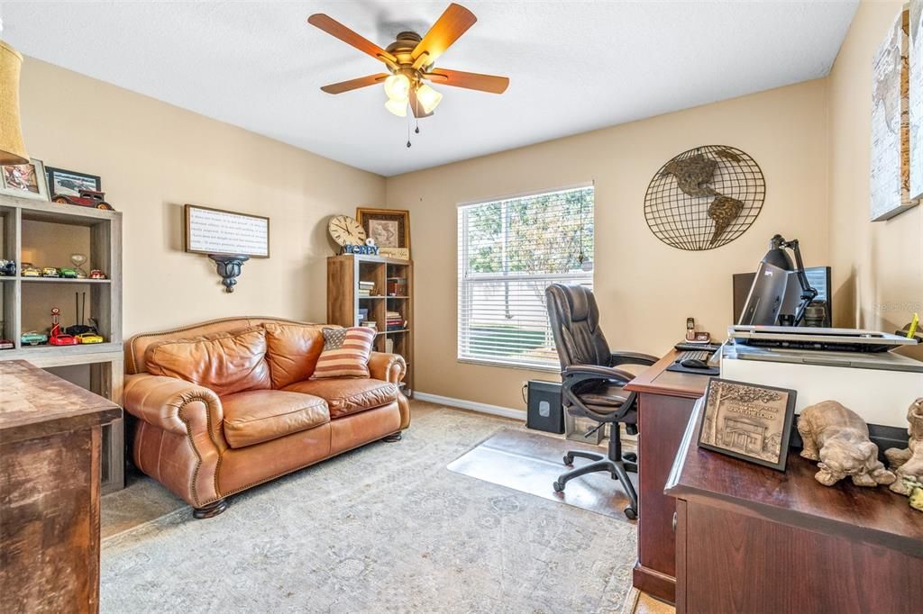 Active With Contract: $279,900 (3 beds, 2 baths, 1622 Square Feet)