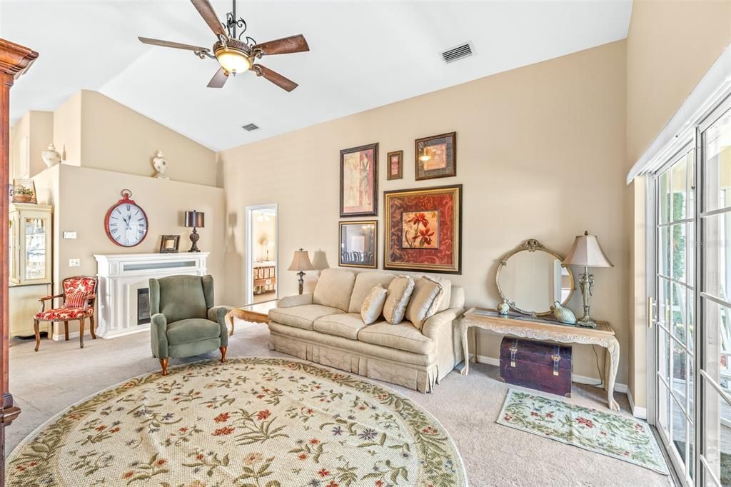Active With Contract: $279,900 (3 beds, 2 baths, 1622 Square Feet)