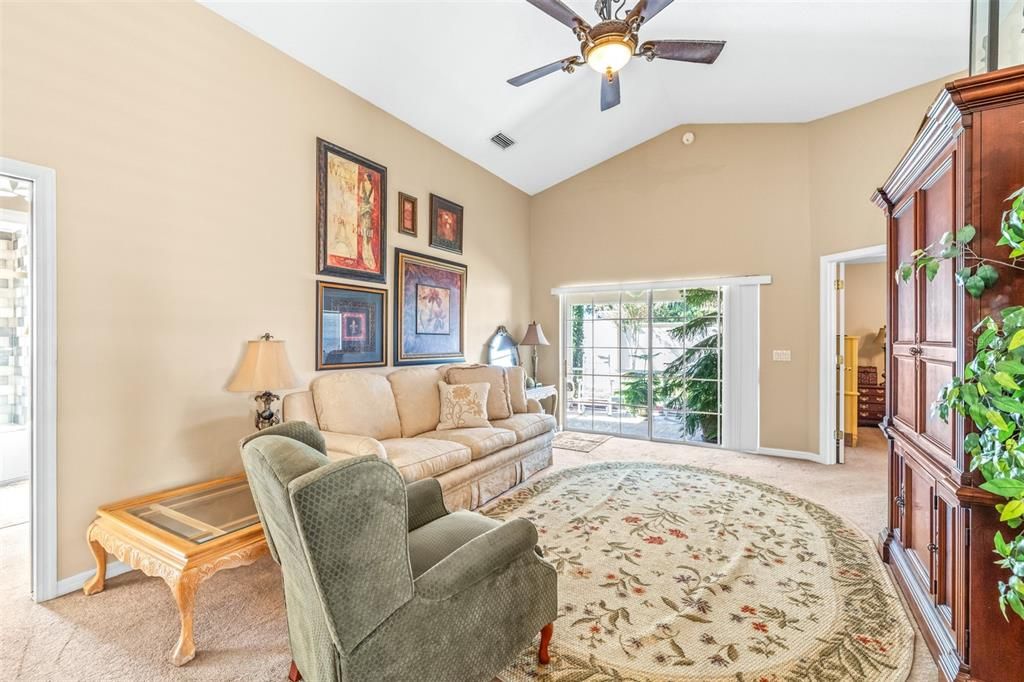 Active With Contract: $279,900 (3 beds, 2 baths, 1622 Square Feet)