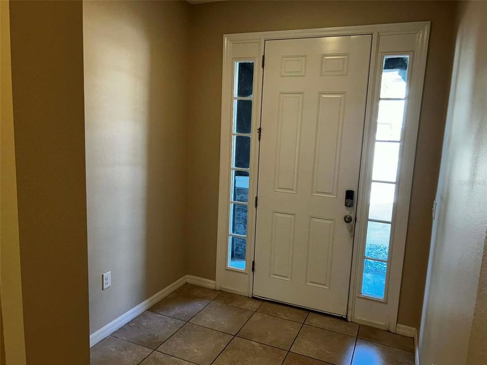 出租: $2,400 (3 贝兹, 2 浴室, 1673 平方英尺)