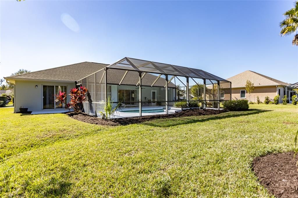 Active With Contract: $434,900 (3 beds, 2 baths, 2048 Square Feet)