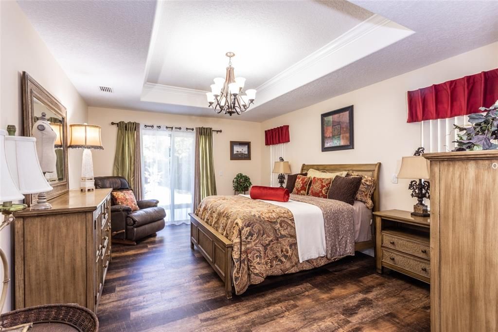 Active With Contract: $434,900 (3 beds, 2 baths, 2048 Square Feet)