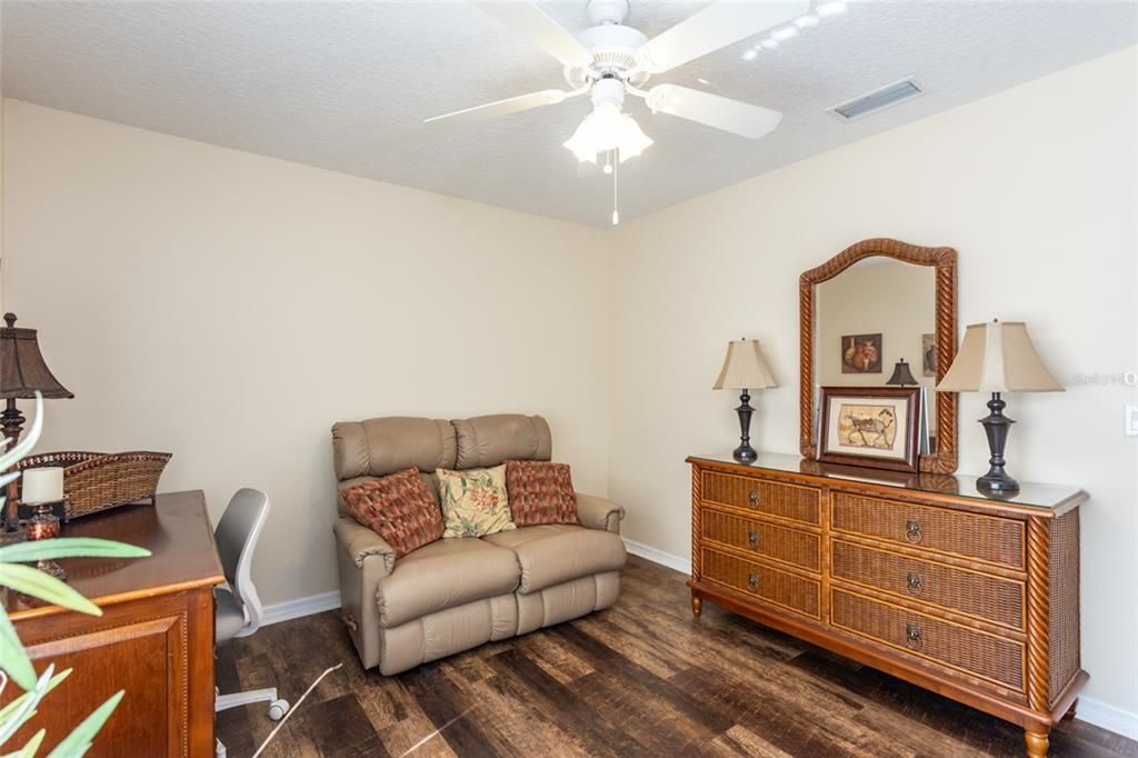 Active With Contract: $434,900 (3 beds, 2 baths, 2048 Square Feet)