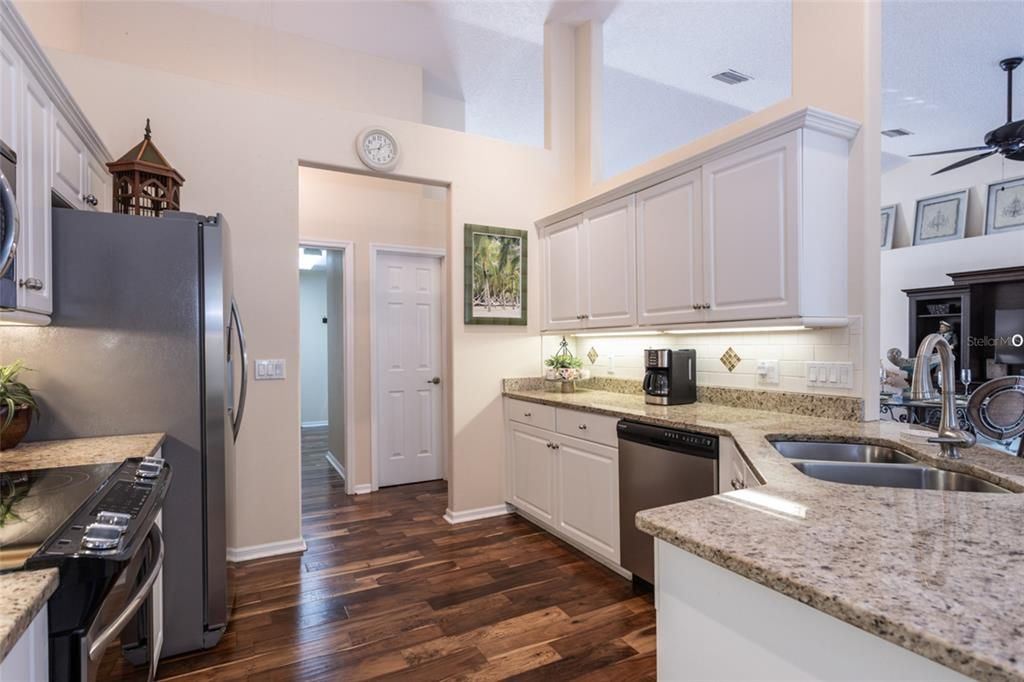 Active With Contract: $434,900 (3 beds, 2 baths, 2048 Square Feet)