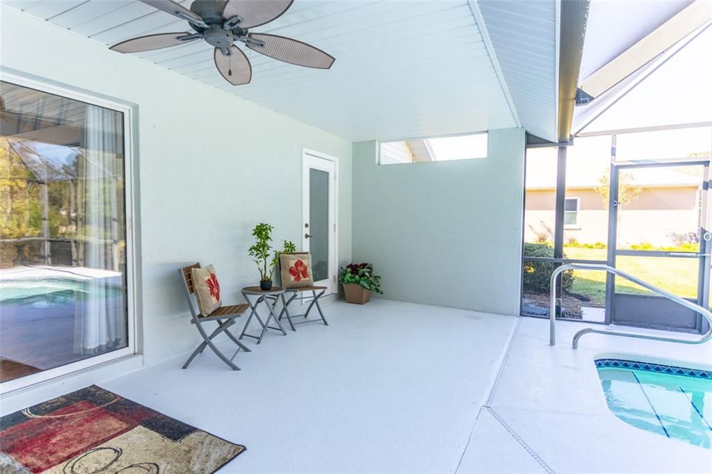 Active With Contract: $434,900 (3 beds, 2 baths, 2048 Square Feet)