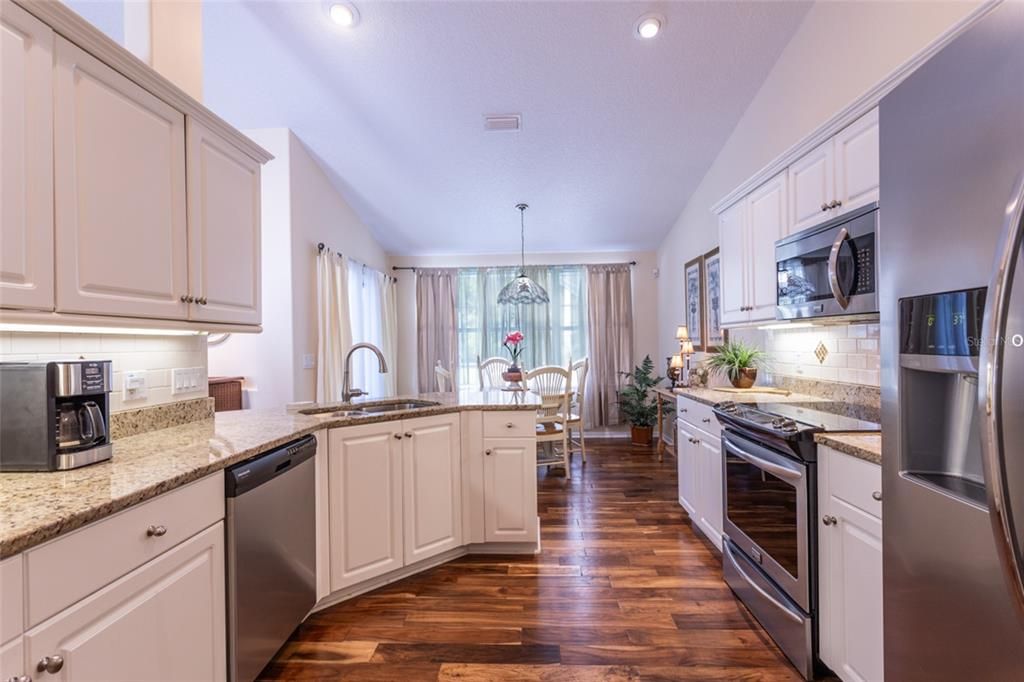 Active With Contract: $434,900 (3 beds, 2 baths, 2048 Square Feet)