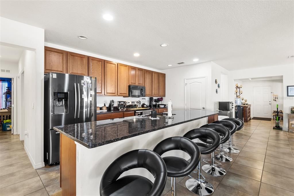 En Venta: $419,900 (4 camas, 3 baños, 2545 Pies cuadrados)