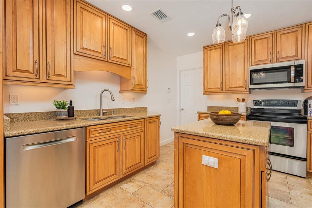 For Sale: $425,000 (3 beds, 2 baths, 1788 Square Feet)