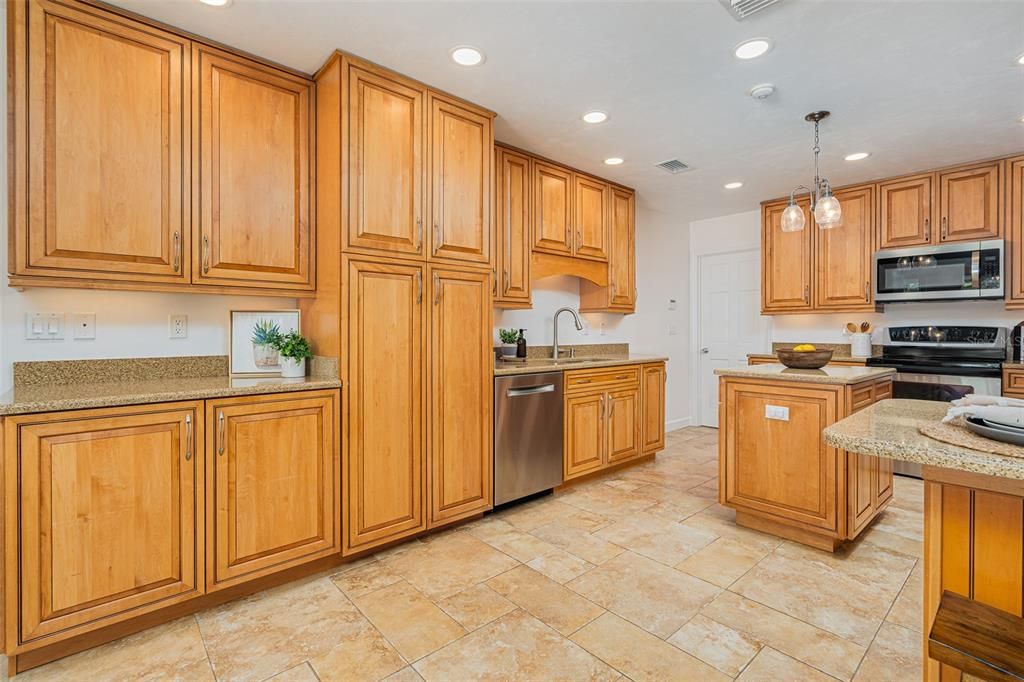 For Sale: $425,000 (3 beds, 2 baths, 1788 Square Feet)