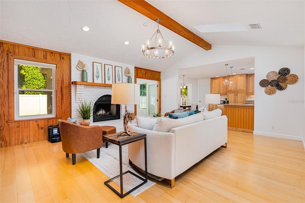 For Sale: $425,000 (3 beds, 2 baths, 1788 Square Feet)