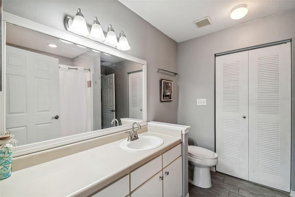 For Rent: $2,025 (2 beds, 2 baths, 1168 Square Feet)