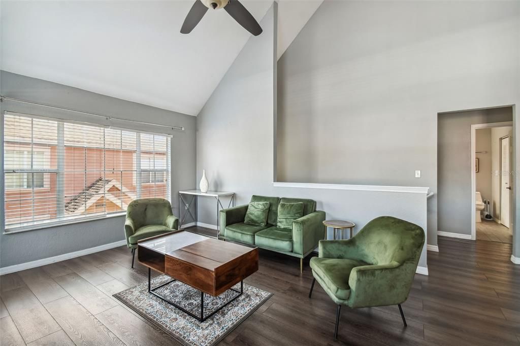 For Rent: $2,025 (2 beds, 2 baths, 1168 Square Feet)