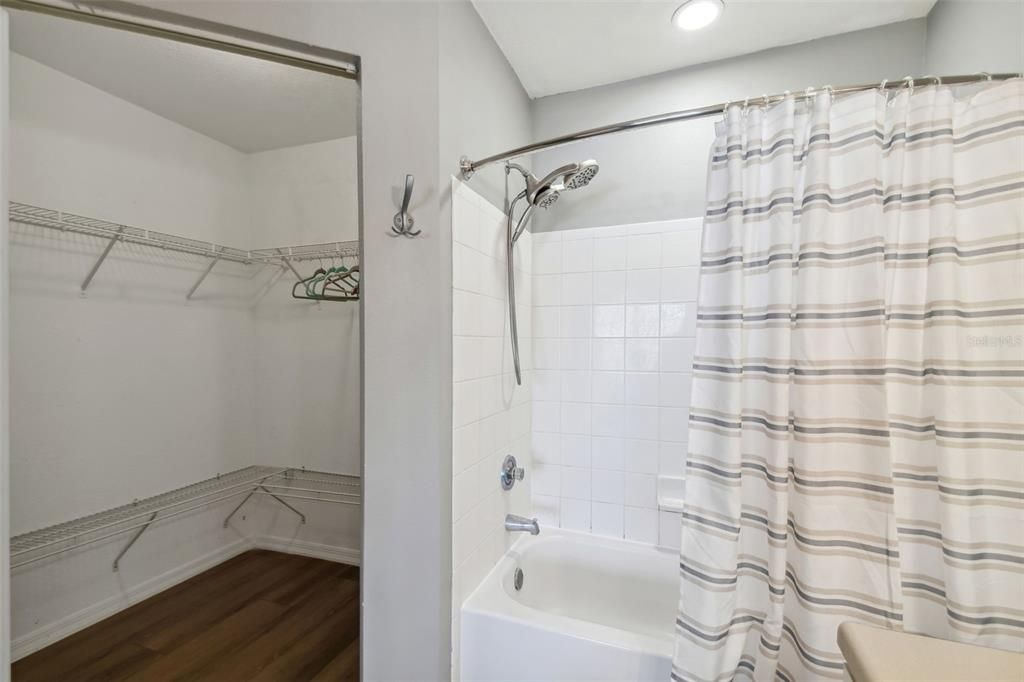 For Rent: $2,025 (2 beds, 2 baths, 1168 Square Feet)