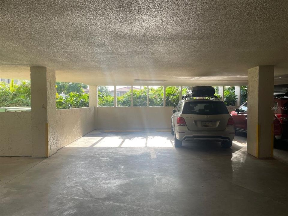 For Sale: $249,000 (2 beds, 2 baths, 890 Square Feet)