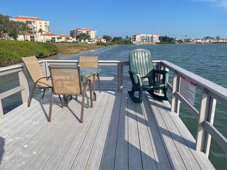 For Sale: $249,000 (2 beds, 2 baths, 890 Square Feet)