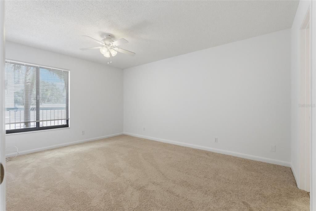 For Sale: $249,000 (2 beds, 2 baths, 890 Square Feet)