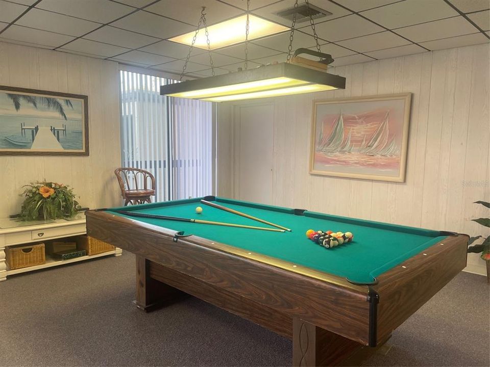 For Sale: $249,000 (2 beds, 2 baths, 890 Square Feet)