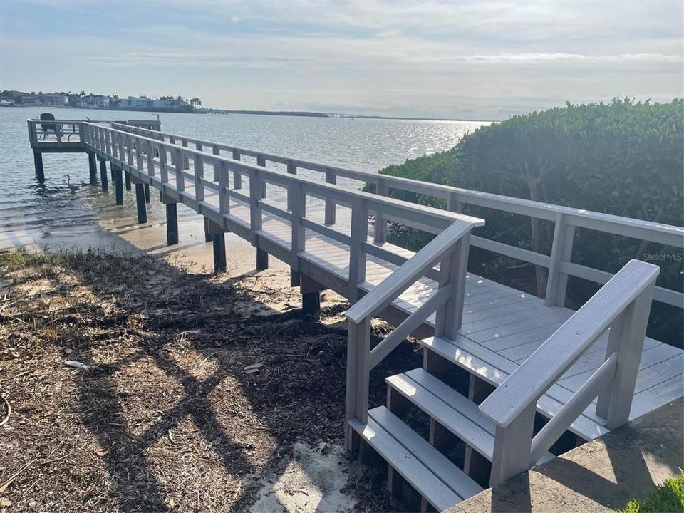 For Sale: $249,000 (2 beds, 2 baths, 890 Square Feet)