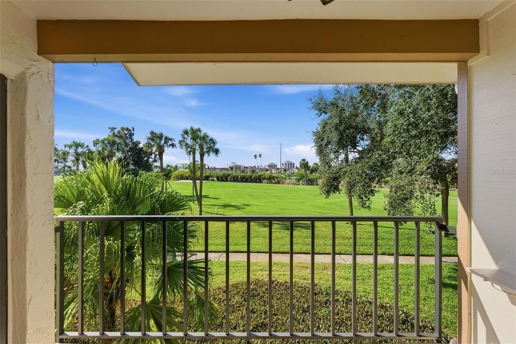 For Sale: $249,000 (2 beds, 2 baths, 890 Square Feet)