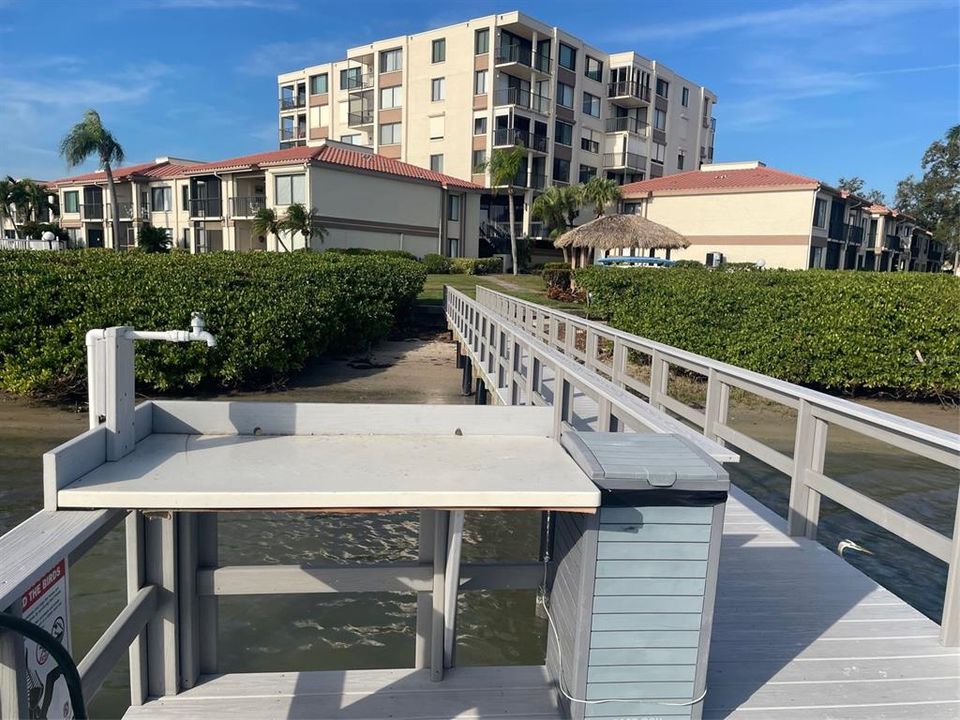 For Sale: $249,000 (2 beds, 2 baths, 890 Square Feet)