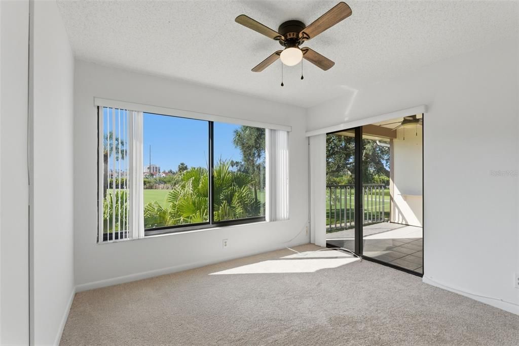 For Sale: $249,000 (2 beds, 2 baths, 890 Square Feet)