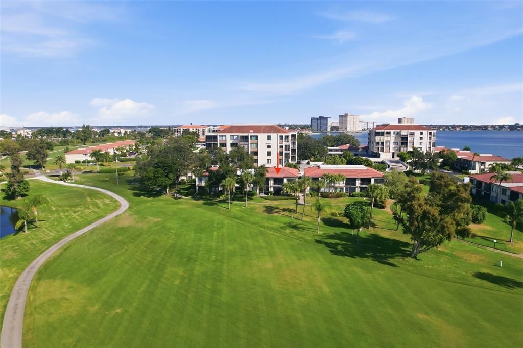 For Sale: $249,000 (2 beds, 2 baths, 890 Square Feet)