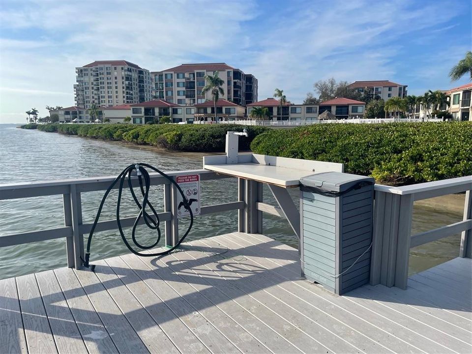 For Sale: $249,000 (2 beds, 2 baths, 890 Square Feet)