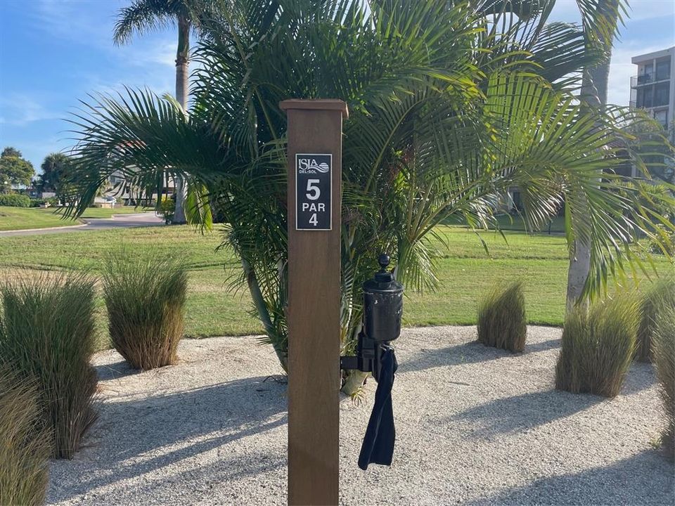 For Sale: $249,000 (2 beds, 2 baths, 890 Square Feet)