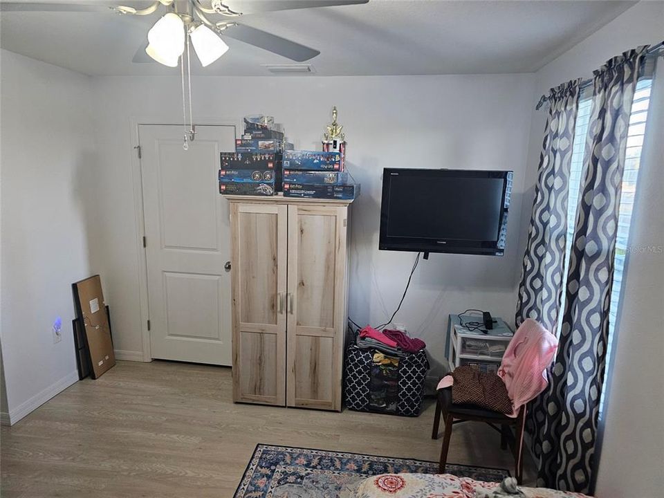 待售: $499,000 (4 贝兹, 2 浴室, 2252 平方英尺)