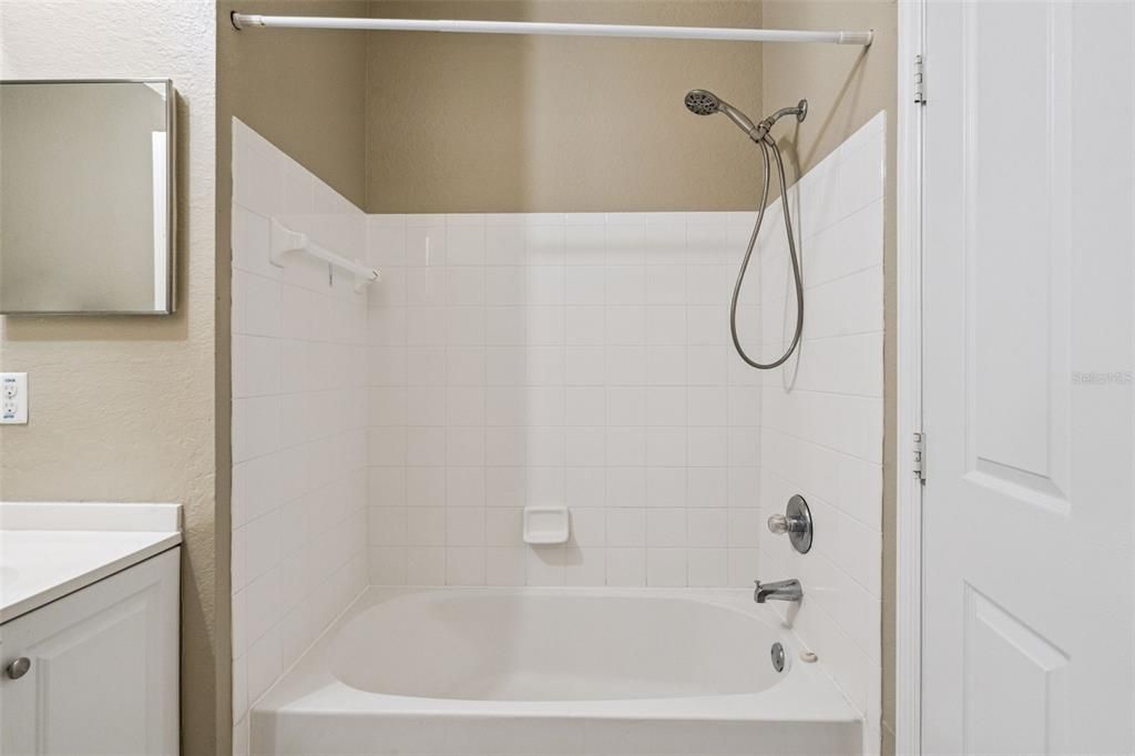 待售: $210,000 (3 贝兹, 2 浴室, 1205 平方英尺)