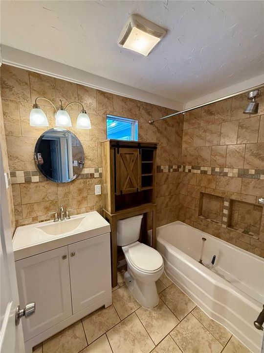 出租: $3,250 (4 贝兹, 2 浴室, 1644 平方英尺)