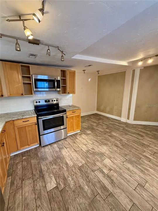 出租: $3,250 (4 贝兹, 2 浴室, 1644 平方英尺)